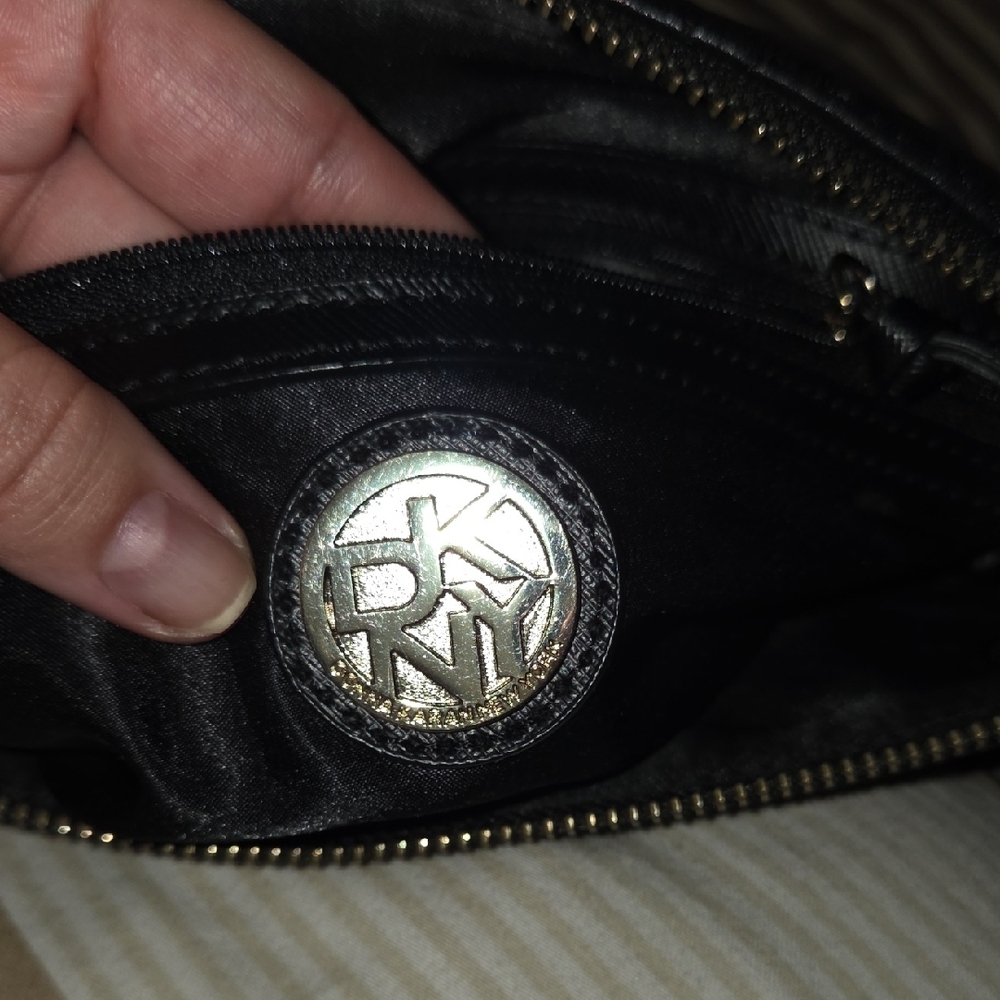 DKNY Black Quilted Leather Convertible Bag EUC - Picture 11 of 12